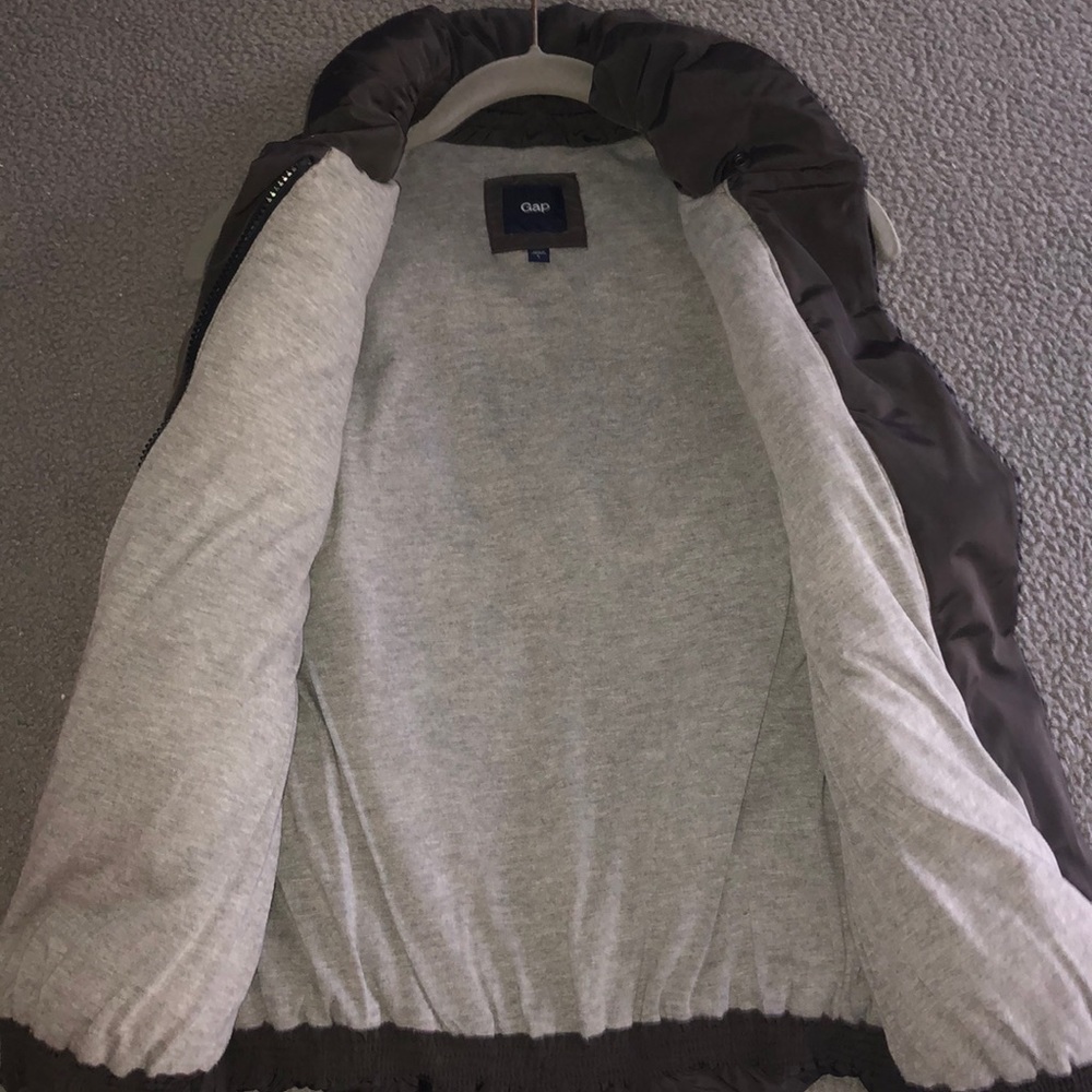Vest - Picture 3 of 4